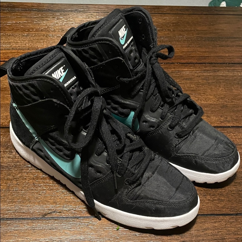 Nike Dunk Moderna Women's Black and Teal Sneakers